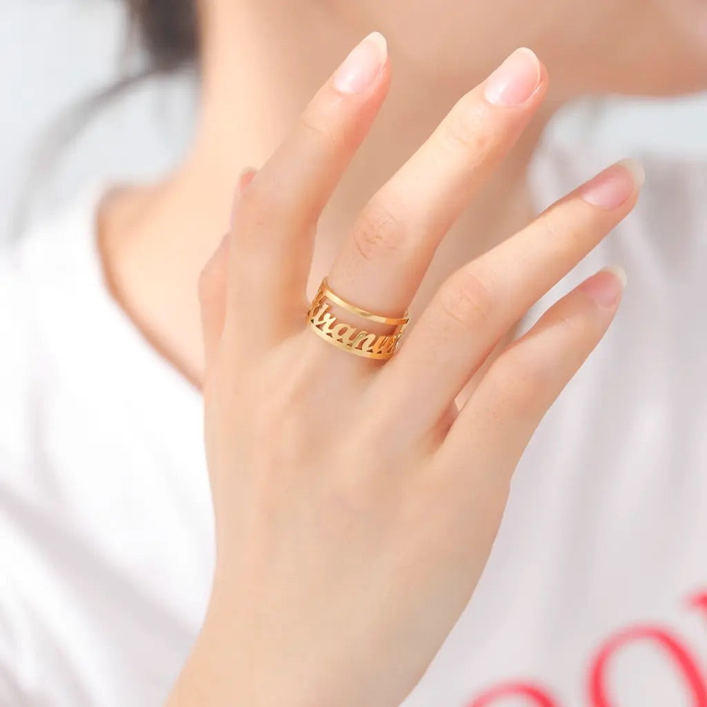 Bold Solitary Ring